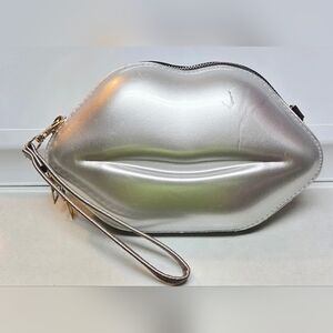 Women's Wristlet Shiny Silver Lips Fashion Bag Purse